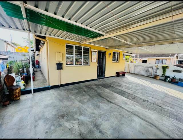 5 BEDROOM HOUSE FOR SALE IN NEWLANDS WEST